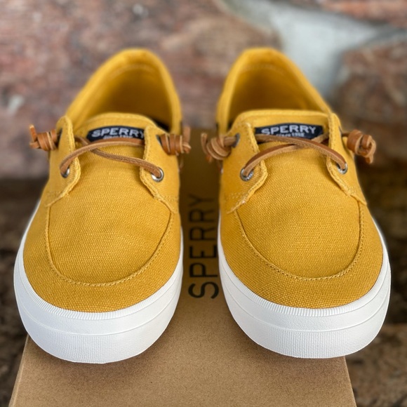 NEW Sperry Crest Boat Barrel Tie Lace Sneaker - Picture 3 of 10